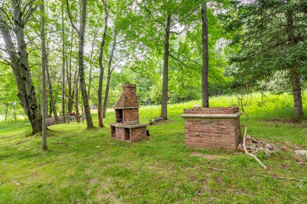 Bluebird Manor On The Water, 2 Acres & Amenities Villa Liberty Exteriör bild